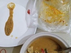 Iyuhh! Netizen Ini Temukan Kondom dalam Kari Ayam Pesanannya