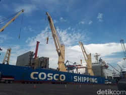 Tiba di Priok, Rangkaian Kereta Cepat Jakarta-Bandung Belum Bisa Diturunkan