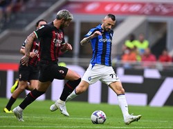 Babak I Selesai, Milan Vs Inter Masih 1-1