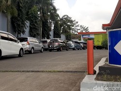 Perjuangan Pengendara di Tasik Berburu BBM Bersubsidi Sebelum Naik
