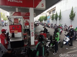 Cerita Ojol Bandung Terhalang 2 Motor Saat Berburu BBM Sebelum Naik