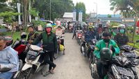 Potret Kepanikan Warga di SPBU Setelah Harga BBM Naik