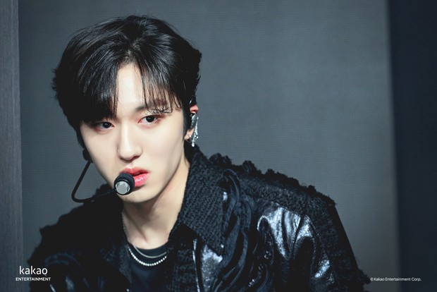 Chani SF9 dalam drama 'Imitation'/twitter.com/fairyyeji_ Meski telah menjadi seorang idol, tetapi Chani baru populer di seluruh kalangan setelah membintangi drama Sky Castle