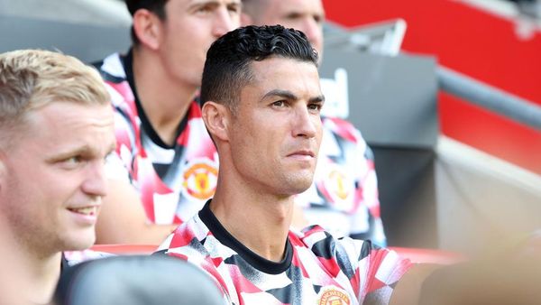 Duduk di Bangku Cadangan pun Cristiano Ronaldo Bikin Rekor
