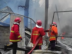Gudang Rongsokan di Klungkung Ludes Terbakar, Kerugian Rp 300 Juta