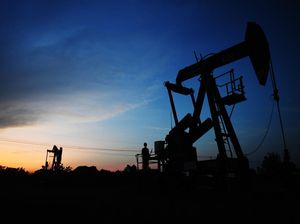 Etanol dan Sumur Rakyat, Arah Baru Kemandirian Energi Nasional Etanol dan Sumur Rakyat, Arah Baru Kemandirian Energi Nasional