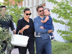 Irina Shayk Topless Saat Bareng Mantan, Bradley Cooper, Apa Reaksi Tom Brady?