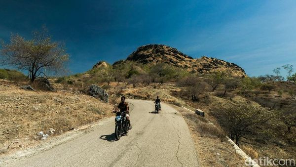 Travelers, Akses Jalan ke Wini Cocok Nih Jadi Spot Foto-foto
