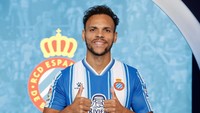 Martin Braithwaite. 76 kali main di Espanyol (2022-2023) dan 58 penampilan bersama Barcelona (2019-2021). Foto: Twitter @MartinBraith