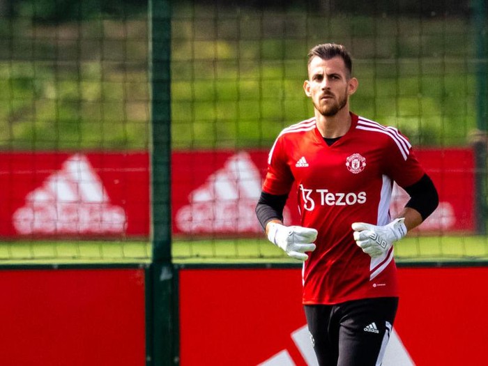 MANCHESTER, ENGLAND - SEPTEMBER 02: (EXCLUSIVE COVERAGE) Martin Dubravka of Manchester United in action during a first team training session at Carrington Training Ground on September 02, 2022 in Manchester, England. (Photo by Ash Donelon/Manchester United via Getty Images)