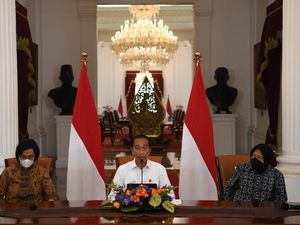 Jokowi Naikkan Harga Pertalite-Pertamax, Ekonom: Tidak Kreatif!