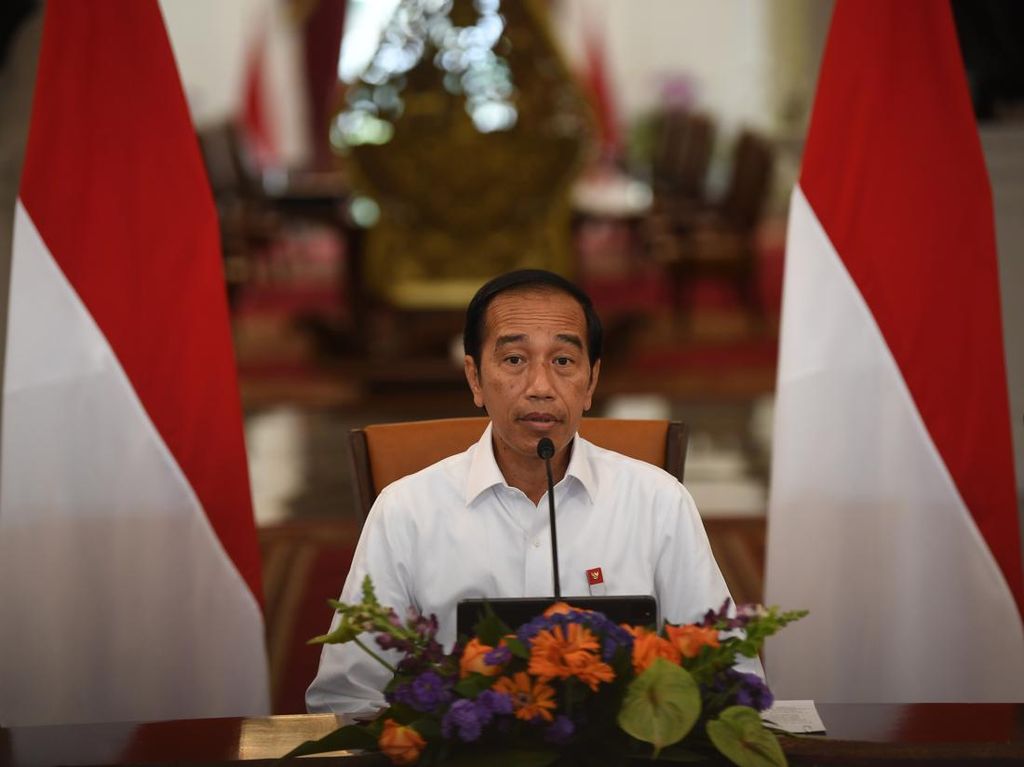 Cerita Jokowi Semedi Putuskan RI Tak Lockdown Meski 80% Kabinet Minta