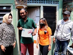 Pemkot Surabaya Bagikan BLT BBM Door to Door