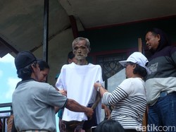 Cerita Rakyat di Balik Tradisi Manene, Membersihkan Mumi Leluhur Suku Toraja