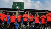 Segala bantuan dari Kemenpora hingga pihak swasta sudah diberikan kepada timnas. Harapannya untuk supporter, adalah terus mendukung timnas di Piala Dunia. 