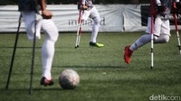 Setiap harinya, timnas berlatih di kawasan Lebak Bulus, Jakarta Selatan. Pelatih kepala, Bayu Guntoro terus menggembleng timnas agar lolos babak 8 besar Piala Dunia.