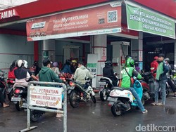 Harga BBM Naik, Seruan Demo Muncul di Tengah Sopir Angkot-Driver Ojol