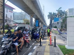 Cerita Warga Jaksel Berburu BBM Harga Lama, Pas Datang SPBU Keburu Tutup