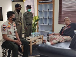 Bule Aussie Telantar Diamankan Satpol Badung Kini Dititipkan di Rudenim