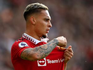 Sukacita Antony di Old Trafford