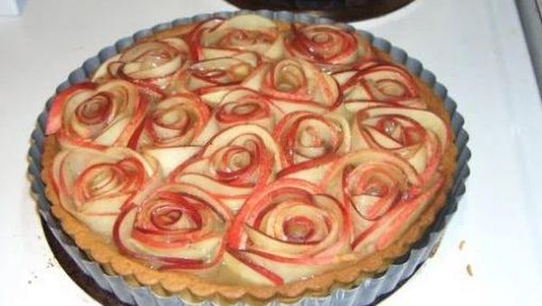 Cantik! 10 Makanan Ini Diubah Bentuknya Jadi Bunga Mawar