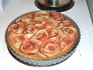 Cantik! 10 Makanan Ini Diubah Bentuknya Jadi Bunga Mawar