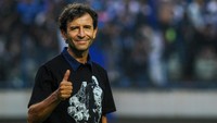 Kemenangan ini jadi kemenangan perdana pelatih Luis Milla sejak didaulat menukangi Persib Bandung menggantikan Robert Alberts. Sebelumnya, Luis Milla tidak bisa mendampingi tim saat Persib kalah 1-5 oleh PSM Makassar. Saat itu Luis Milla mendadak sakit dan tak bisa mendampingi tim.