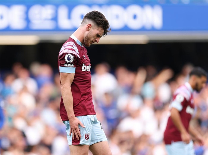 LONDON, ENGLAND - SEPTEMBER 03: Declan Rice of West Ham United looks dejected during the Premier League match between Chelsea FC and West Ham United at Stamford Bridge on September 4, 2022 in London, United Kingdom. (Photo by Jacques Feeney/Offside/Offside via Getty Images)
