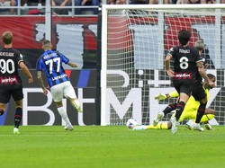 Pada pertandingan di San Siro, Sabtu (3/9/2022) malam WIB, Inter unggul duluan lewat gol Marcelo Brozovic di menit ke-21. Lalu, Milan menyamakan skor lewat Rafael Leao di menit ke-28.