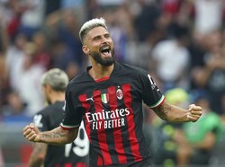 Giroud melakukan selebrasi usai mencetak gol untuk timnya AC Milan. (AP/Spada)