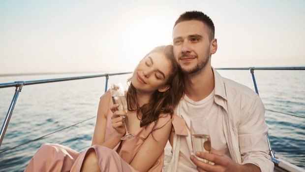 Hal yang dilakukan pasangan sehat setelah bertengkar/Foto: Freepik.com/cookie_studio Hal yang dilakukan pasangan sehat setelah bertengkar