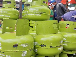 Ingat, Mulai 2024 Beli LPG 3 Kg Wajib Daftar Data Diri! Ingat, Mulai 2024 Beli LPG 3 Kg Wajib Daftar Data Diri!