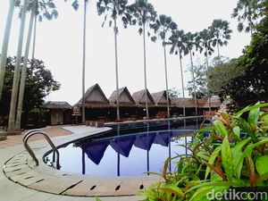 Sejarah Kampung Turis Karawang yang Berawal dari Warteg Sederhana