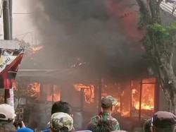 Sudah Jatuh Dampak BBM Naik, Lapak Pedagang Pasar Dungus Madiun Ludes Terbakar