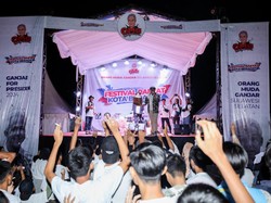 Kelompok Pemuda di Bone Dukung Ganjar Jadi Capres Lewat Pagelaran Seni