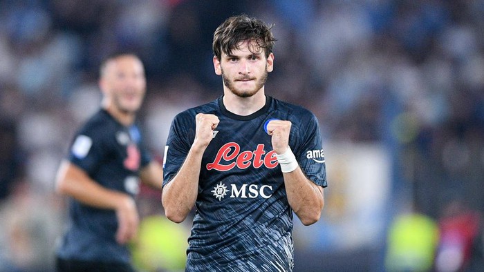 Khvicha Kvaratskhelia of SSC Napoli celebrates after scoring second goal during the Serie A match between SS Lazio and SSC Napoli at Stadio Olimpico, Rome, Italy on 3 September 2022.  (Photo by Giuseppe Maffia/NurPhoto via Getty Images)