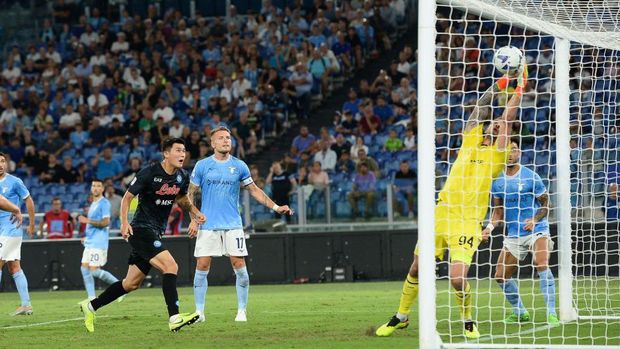ROME, ITALY - SEPTEMBER 03: Kim Min-Jae of SSC Napoli celebrates after scoring goal 1-1 during the Serie A match between SS Lazio and SSC Napoli at Stadio Olimpico on September 03, 2022 in Rome, Italy. (Photo by Silvia Lore/Getty Images)