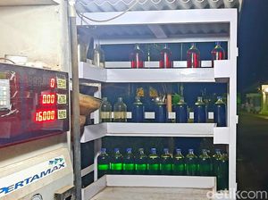 Pilu Pedagang Bensin Eceran dan Kurir Paket gegara BBM Naik