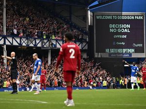 Bukti Liverpool Banyak Diuntungkan VAR