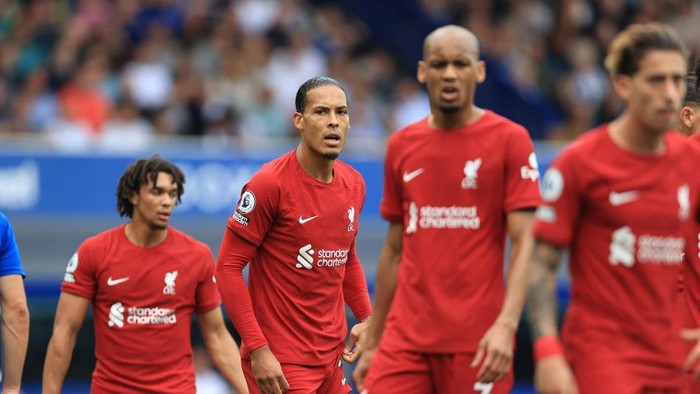 LIVERPOOL, ENGLAND - SEPTEMBER 03: Virgil van Dijk of Liverpool looks on during the Premier League match between Everton FC and Liverpool FC at Goodison Park on September 3, 2022 in Liverpool, United Kingdom. (Photo by Simon Stacpoole/Offside/Offside via Getty Images)