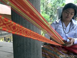 Melihat Proses Pembuatan Sambu, Tenun Warisan Leluhur di Mamasa