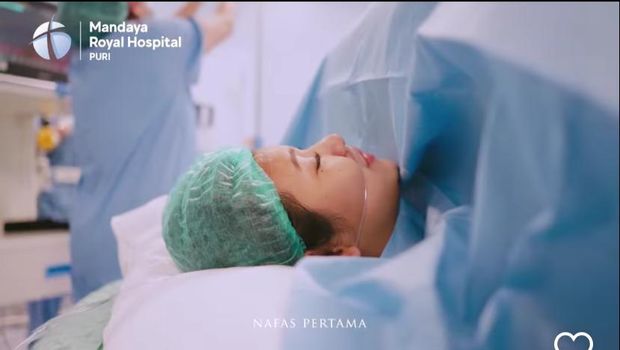 Momen Indah Permatasari Melahirkan Momen Indah Permatasari Melahirkan