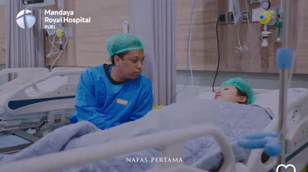 Momen Indah Permatasari Melahirkan Momen Indah Permatasari Melahirkan