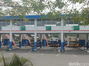 Imbas Kenaikan Harga BBM, Tarif Bus di Terminal Bungurasih Melonjak