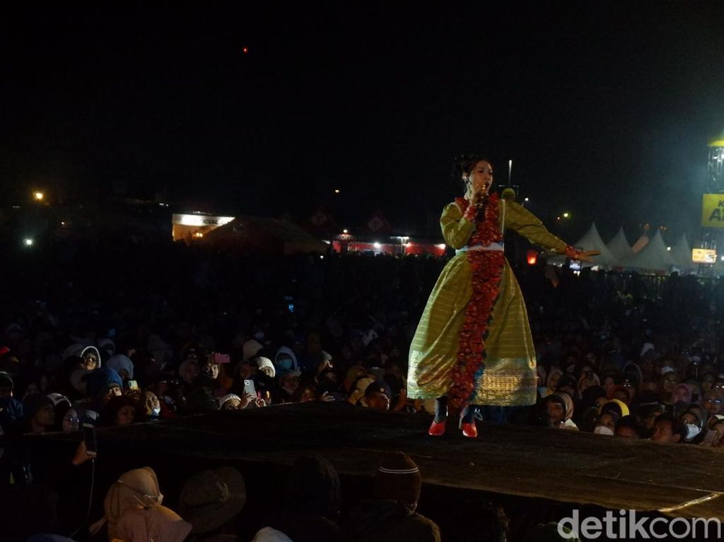 Sensasi Konser Musik dengan Suhu Nyaris 0 Derajat Dieng Culture Festival