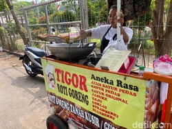 Nongkrong Cantik Sambil Jajan di Sekitar TPU Tanah Kusir