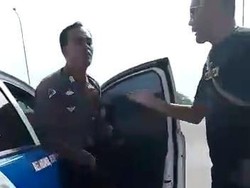 Polisi Pastikan yang Terlihat di Mobil PJR Bukan Amplop, Tapi Buku Tilang