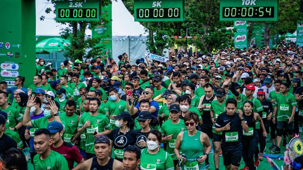 Potret Ribuan Peserta Lari Hijaukan GBK Senayan