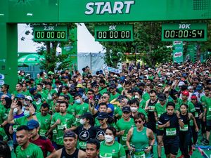 Potret Ribuan Peserta Lari Hijaukan GBK Senayan