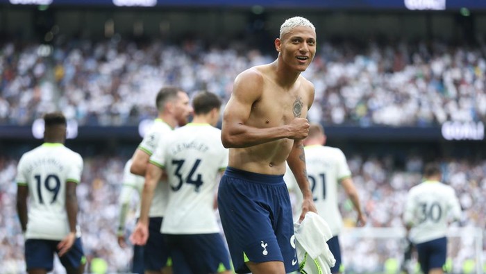 LONDON, ENGLAND - SEPTEMBER 03: Tottenham Hotspurs Richarlison celebrates but his goal was disallowed by VAR during the Premier League match between Tottenham Hotspur and Fulham FC at Tottenham Hotspur Stadium on September 3, 2022 in London, United Kingdom. (Photo by Rob Newell - CameraSport via Getty Images)